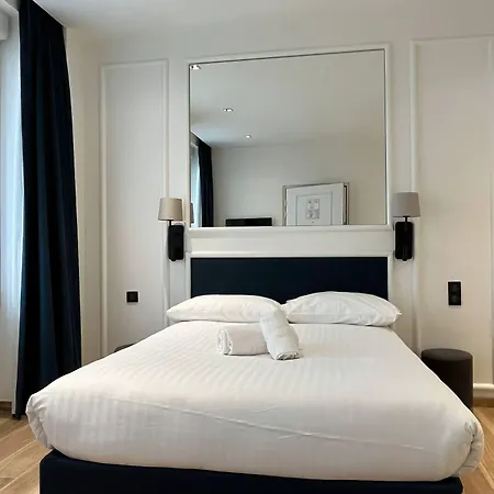 Hotel Au Coeur De Republique Paris
