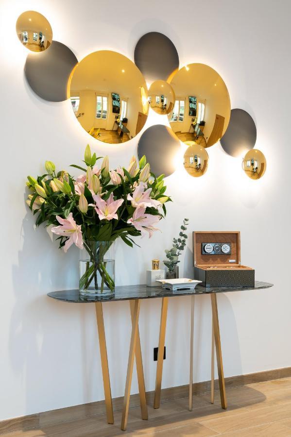 Au Coeur De Republique Hotel