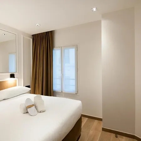 Hotel Au Coeur De Republique Parigi