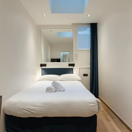 Au Coeur De Republique Hotel Parigi