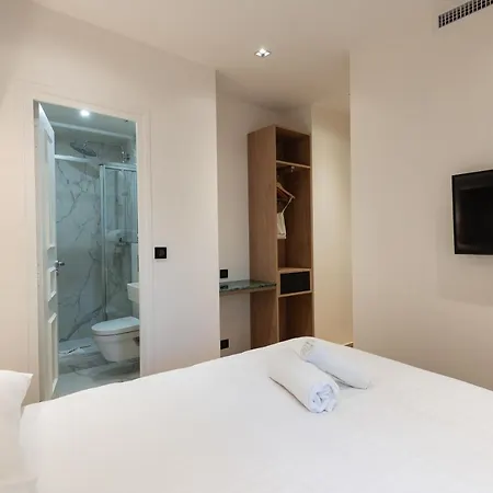 Au Coeur De Republique Hotel Parigi