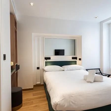 Au Coeur De Republique Hotel Parigi
